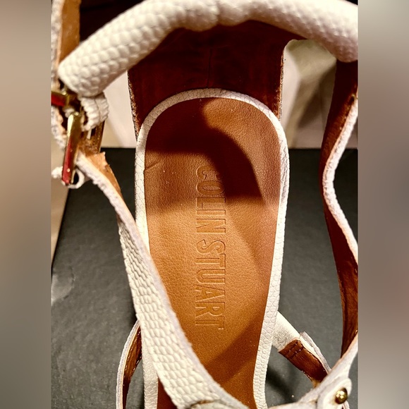 WHITE STRAPPY LEATHER SANDALS  HEELS — NEW — SIZE 8 - Picture 14 of 17